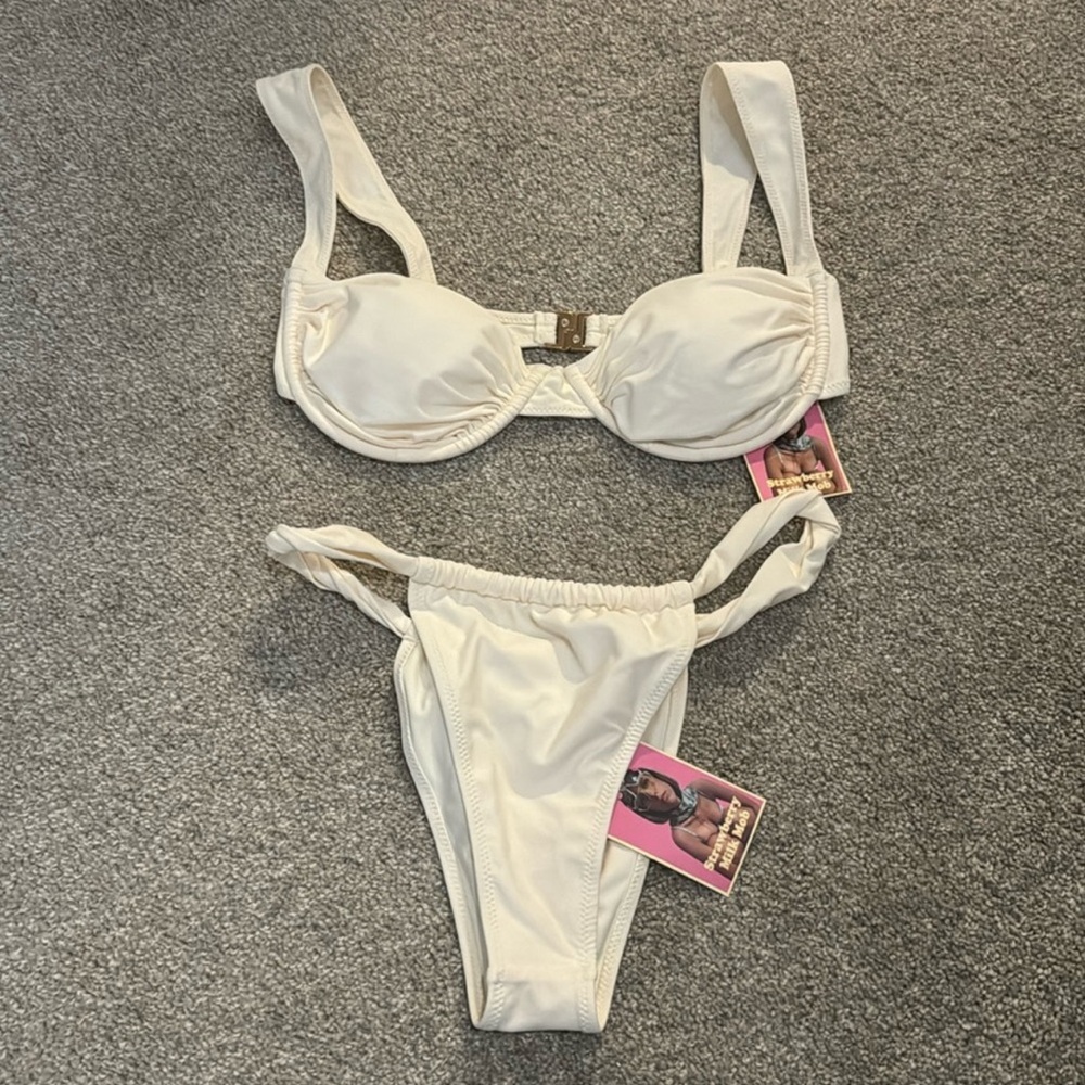 Strawberry Milk Mov Cream Bikini